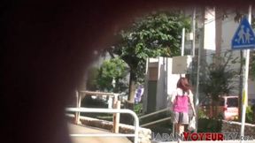 Pretty Japanese lady recorded peeing