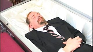 Dirty old man gets head from a barely legal whore in a mortuary then fucks her