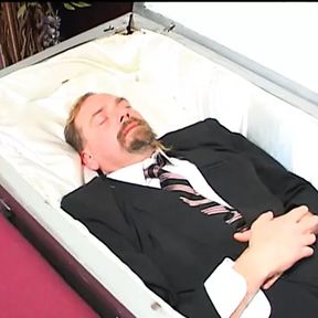 Dirty old man gets head from a barely legal whore in a mortuary then fucks her