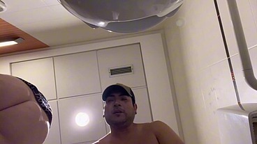 le folle el ano a una limpiadora del hotel, en tarragona