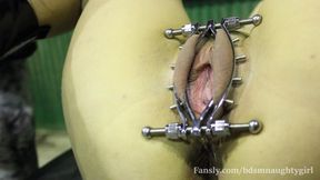 He puts a labia clamp in my pussy and plays with it. I&#039;s winter, I&#039;m suffering the cold ( BdsmNaughtyGirl )