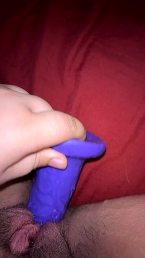 Amateur teen showcases her juicy pussy