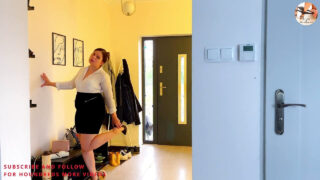 BBW barna, kis mellekkel, keményen megdugják a seggét, majd ragacsos creampie-vel töltik meg.