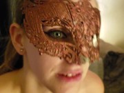 Mylie blonde a un puissant orgasme , young slut has a big orgasm