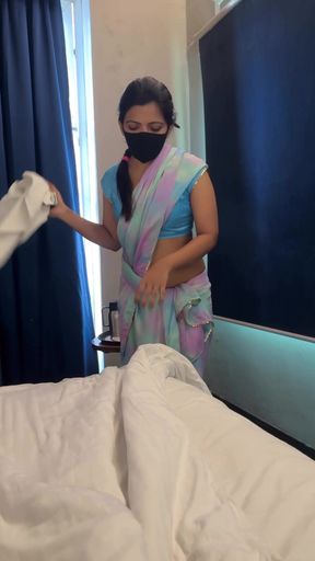 Hot MAID creampie by Guest in a Hotel Hindi Audio Sex Video