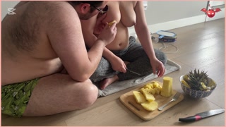 NO SEX - بریدن آناناس بدون جنسیت 🍍