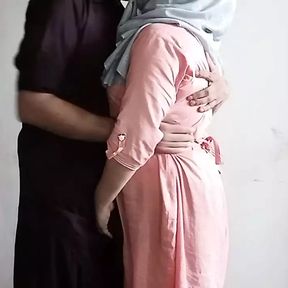 Desi indian married Aunty ki chudai hot Aunty ne Apne yar se chudwaya Muslim Hijabi desi Aunty