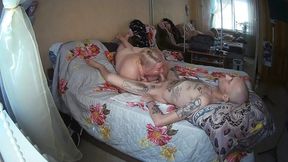 Stepmom gives a thorough blowjob on her free day