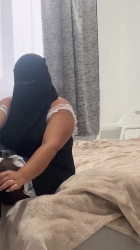 An Arab woman in a hijab came to apply for a job as a maid and showed how hot she is and what she is capable of.   Clip 1