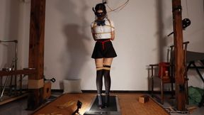 yl2-The girl was tied up behind her back and walk on a treadmill while wearing high heels.