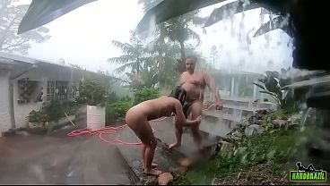 Foder na chuva n&atilde_o &eacute_ para qualquer um - Pamela Pantera