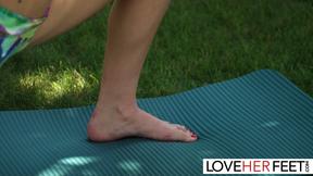 Fit Babe Peachlollypop Fucked Outdoors After Worshipping