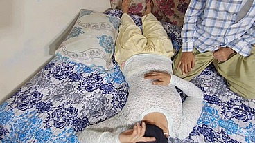 Desi Amateur Muslim Girlfriend moaned loud when indian big fat cock divide her pussy for hard fuck