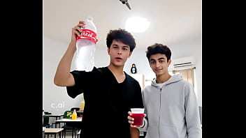 Garotos safados falando safadeza