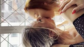 Ruiva chupa gostoso clitores gigante e lambe o cu da amiga MILF - Fabi Drumond