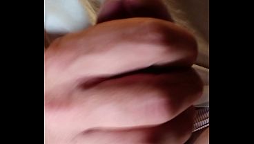 Me masturbo en primer plano y me inundo de leche ? I masturbate in close-up and I'_m flooded with milk ?