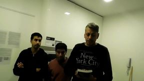 viene tres pastores evangelistas a predicar y mi hermanastra se los coge en flor de orgia a los tres