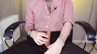 A young fantastic stud milks in the office and ejaculates noisily while no one is at work.