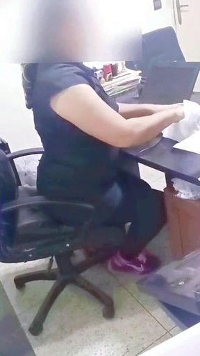 My Boss Fucked Me in His Office Until My Legs Started to Shake