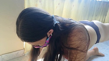 Esposa Puta Sorprendida Haciendo Ejercicio Por El Mejor Amigo De Su Marido Se Lo Cabalga Y Le Exprime Leche En Cuatro Patas Sexo Por Dinero Sin Condón