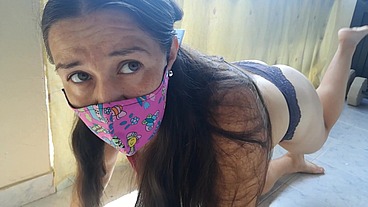 Esposa Puta Sorprendida Haciendo Ejercicio Por El Mejor Amigo De Su Marido Se Lo Cabalga Y Le Exprime Leche En Cuatro Patas Sexo Por Dinero Sin Condón