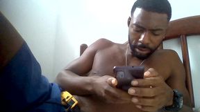 batendo uma punheta assistindo porno no xvideos e gozando gostoso