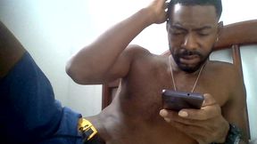 batendo uma punheta assistindo porno no xvideos e gozando gostoso