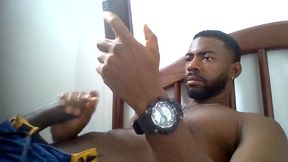batendo uma punheta assistindo porno no xvideos e gozando gostoso