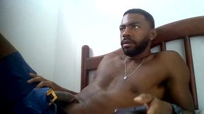 batendo uma punheta assistindo porno no xvideos e gozando gostoso