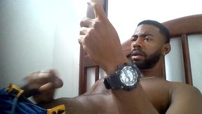 batendo uma punheta assistindo porno no xvideos e gozando gostoso