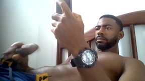 batendo uma punheta assistindo porno no xvideos e gozando gostoso