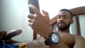 batendo uma punheta assistindo porno no xvideos e gozando gostoso