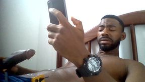 batendo uma punheta assistindo porno no xvideos e gozando gostoso