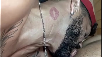 Surfista tatuado e pauzudo levou duas picas juntas e nao adiantou gritar. As picas entraram gostoso ate gozar. Full Xvideos Premium. Completo xvideos premium