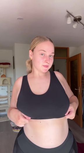 Amateur with big tits shows off her round ass