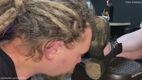 Muddy heeled sandals licking after the date and trampling