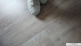 POVdreams COM - LITTLECAPRICE Süsse Little Caprice wird die muschi voll gespritzt - CREAMPIE