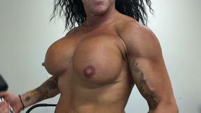 Kandy Pumps up and Demands Your Nasty Nut