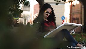 Kinky dark haired babe Regina Sparks lures artist to ride his strong cock on top