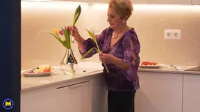 Muscle guy fucks milf