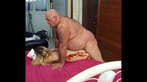 NOVINHA E MUINTO BOA DE CAMA SE DEIXAR FICA A TARDE TODA