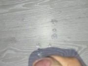 Дрочу большой член и кончаю.