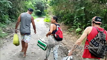 Encontrei uma delicia de mulher na trilha para a bel&iacute_ssima piscina natural localizada no Guaruj&aacute_  na praia do Pernambuco Brazil . Alex Lima  - Bruxo Fire