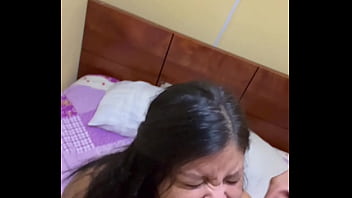 Embarazada puta se deja llenar la espalda y la cuca de mucha leche x seguidor de X Video