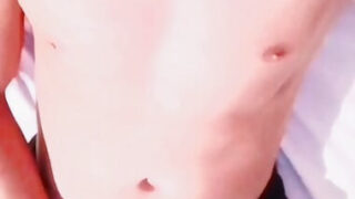 Soolotyttö elokuva kypsästä nuoresta intialaisesta homohuorasta, joka anaali naidaan