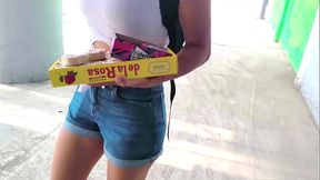 &iexcl_Peque&ntilde_a Vendedora Ambulante Termina en un Hotel con un Desconocido! C&aacute_mara Oculta