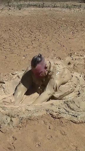 Mudbath in Creamy, Light Mud - Like Vanilla Pudding