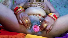 Pregnant suman bhabhi ke chut me bhaiya hanth ghussa ke paani nikal diya.hot jawan aunty ko boyfriend ne Dogg style me but pela.