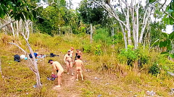 BASTIDORES DE UMA SURUBA GAY NO MEIO DA FLORESTA