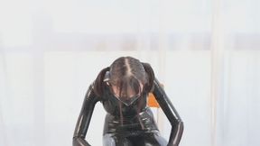 Straitjacket bench restraint, mouth cage placement